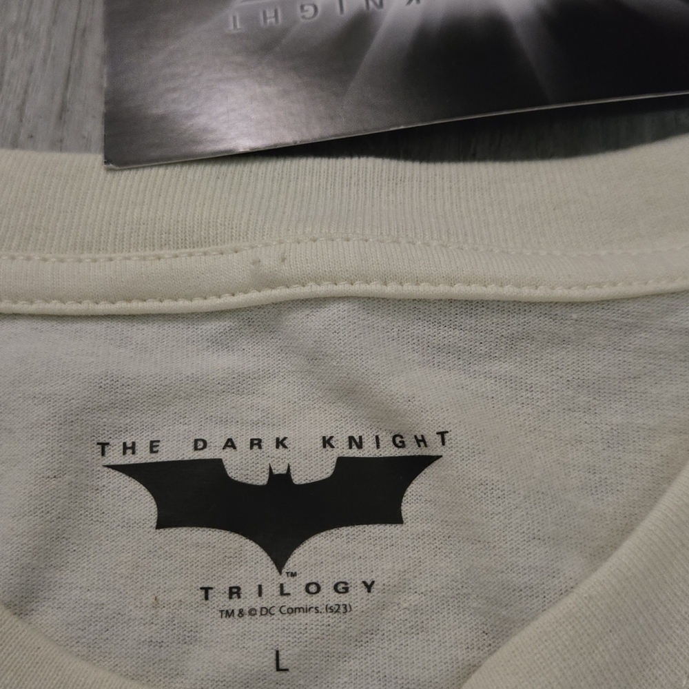 DC Comics Batman The Dark Knight Graphic Tee - Cream & Black - Picture 4 of 4
